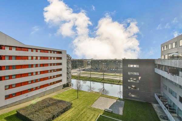 Medium property photo - Ladogameerhof 165, 1060 RE Amsterdam